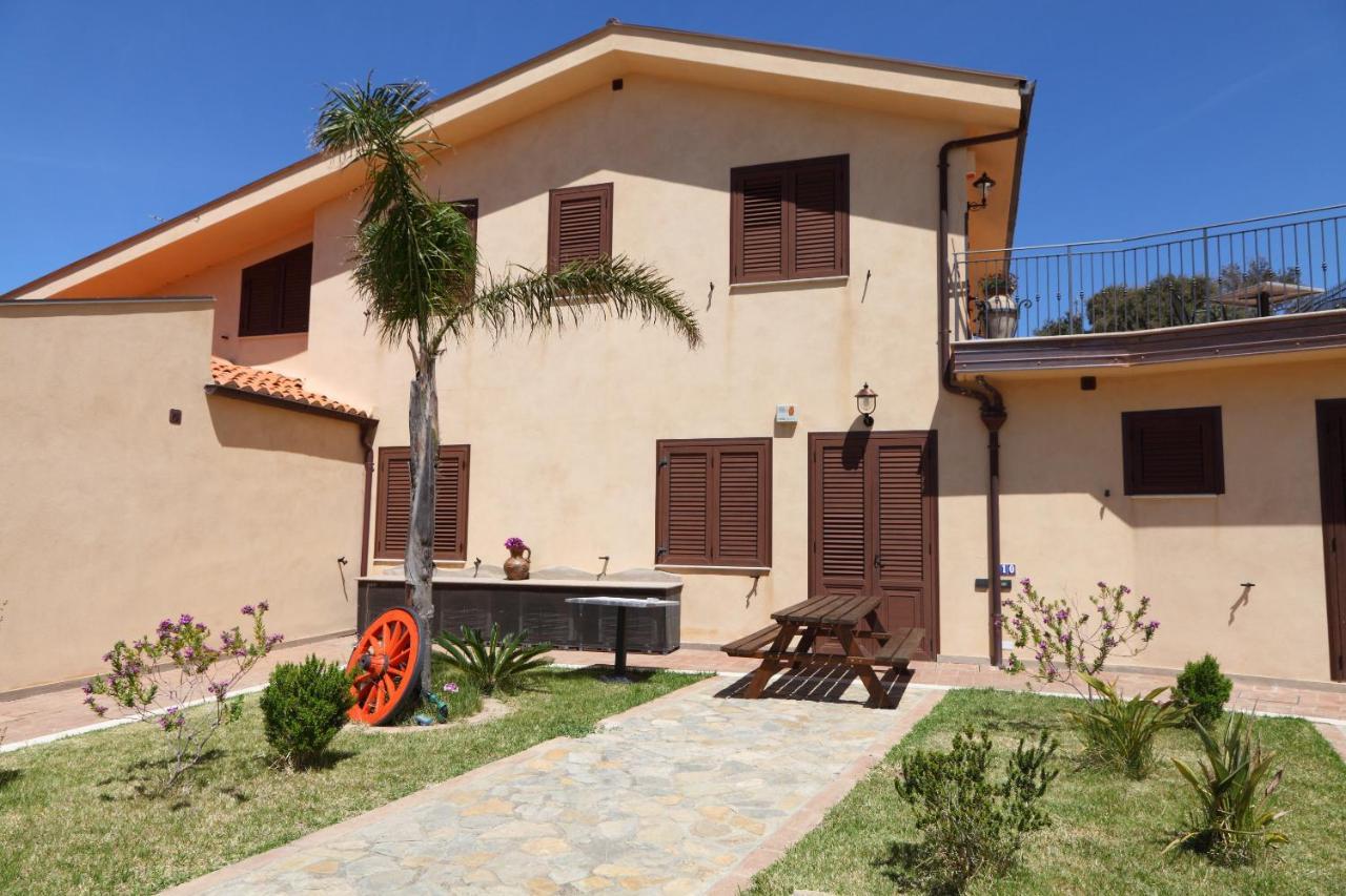 צ'פאלו Sikelios Apartments מראה חיצוני תמונה