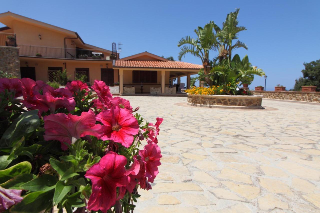 צ'פאלו Sikelios Apartments מראה חיצוני תמונה