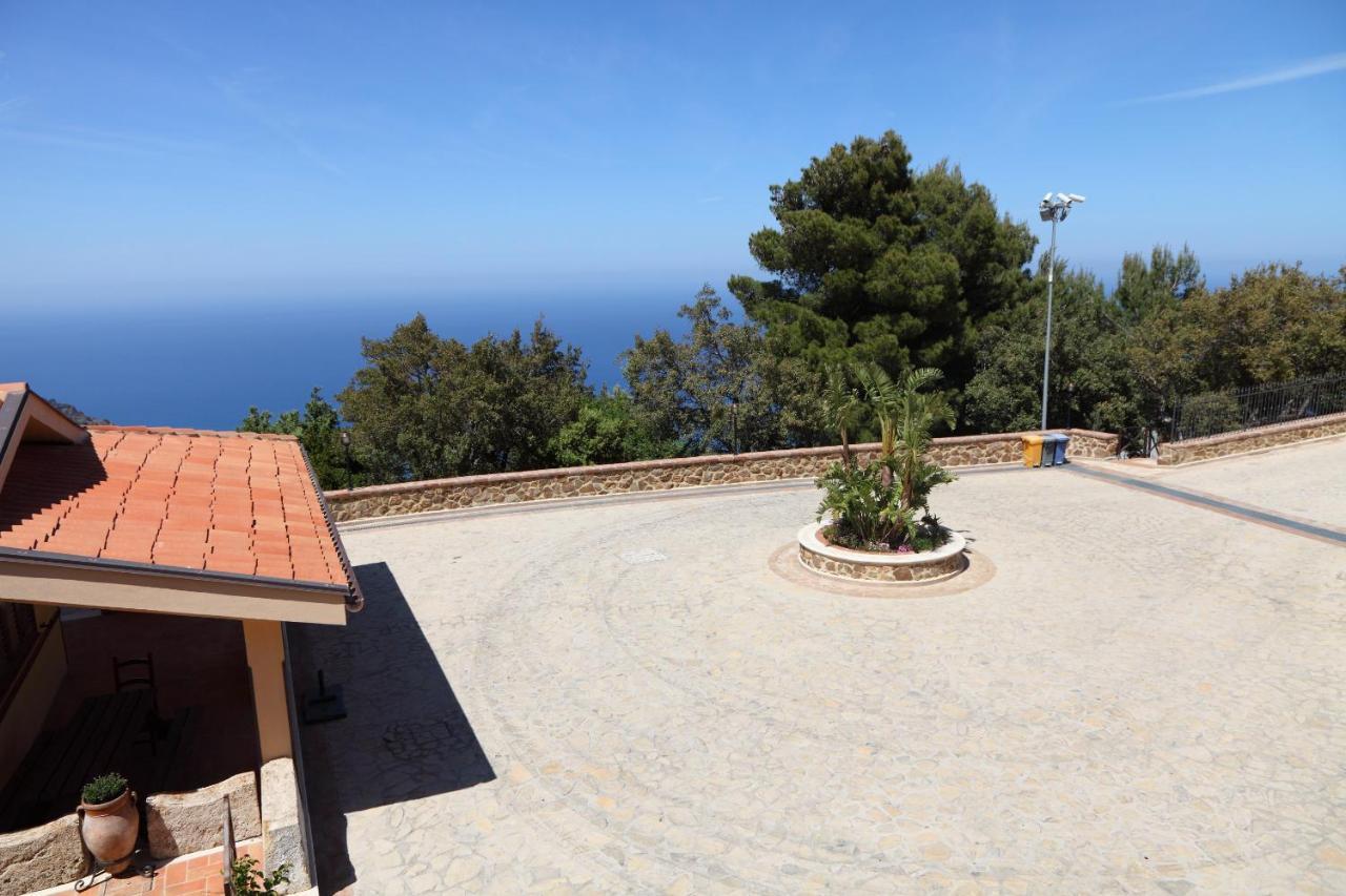 צ'פאלו Sikelios Apartments מראה חיצוני תמונה